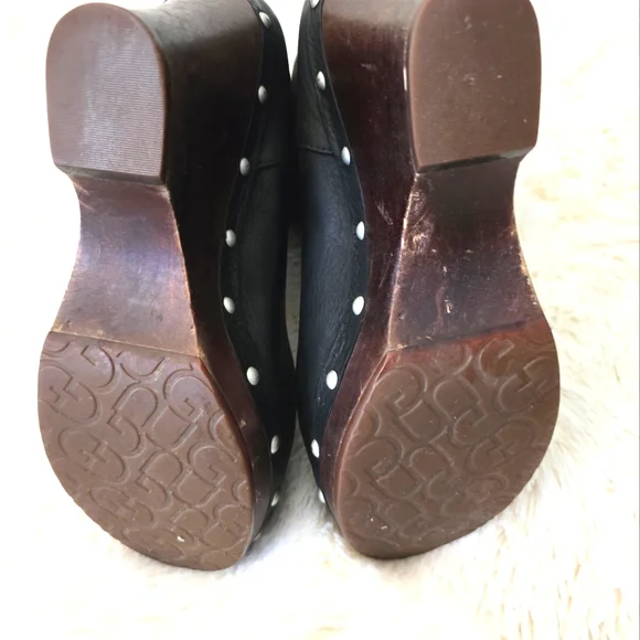 S.  O.  L.  D.    UGG Black Leather Sheepskin Lined Wood Heel Boots size 8 - Picture 12 of 14